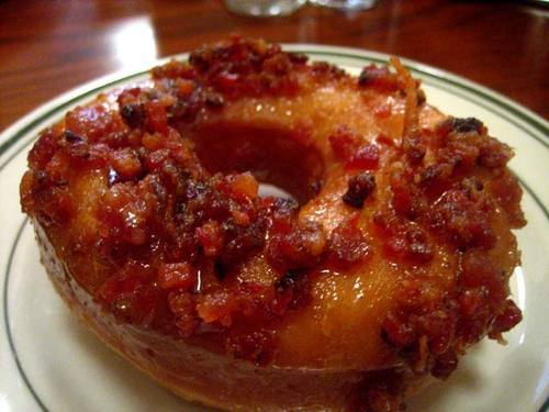 Bacon Donut
(via baconbaconbacon)